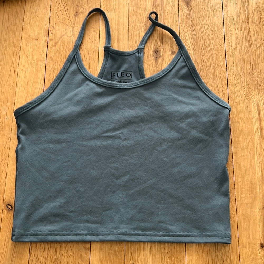 Fleo Tank Size Medium - NWOT
